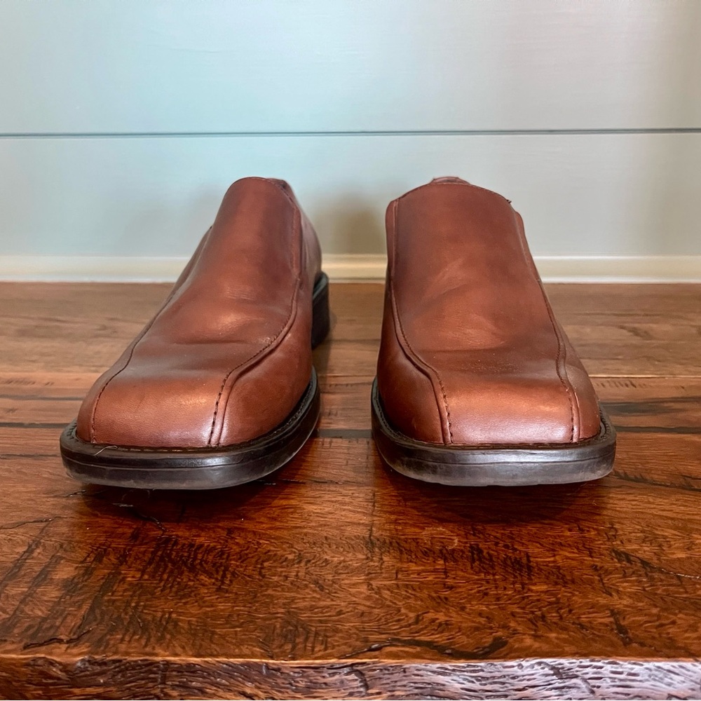 Men's size 9, Brown Leather Slip-On Shoes